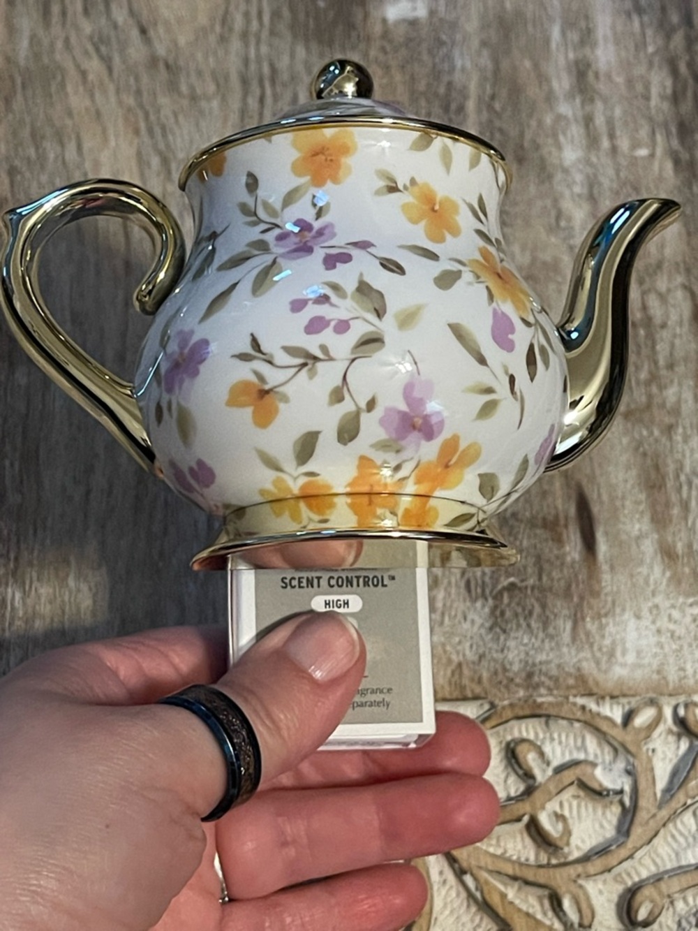 Bath & Body Works Silver and White Teapot Nightlight Plug